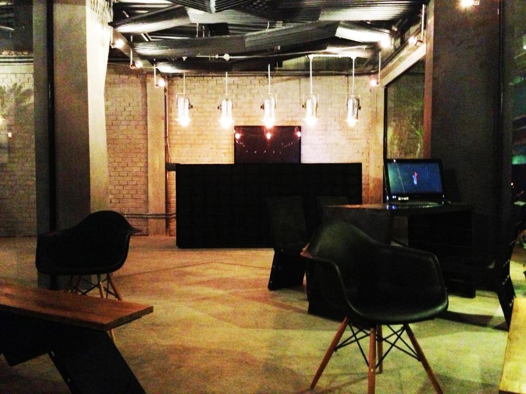 Thrive The Hostel : Patpong By The Belle Bangkok Zewnętrze zdjęcie