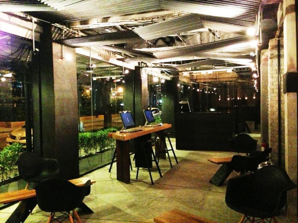 Thrive The Hostel : Patpong By The Belle Bangkok Zewnętrze zdjęcie